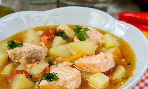 Traditional Spanish Seafood Dishes : Marmitako